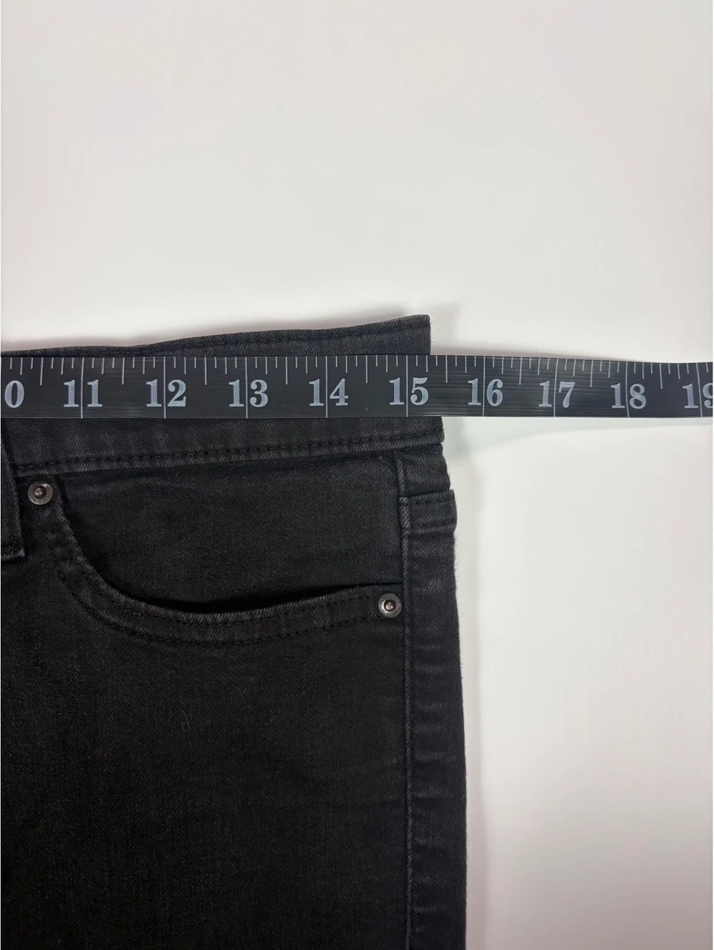 Levi's 312 Shaping Slim Jeans Women's W30 L32 Black Stretch Mid Rise WaterLess